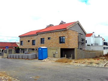 Moradia Geminada T4 / Cascais, Trajouce